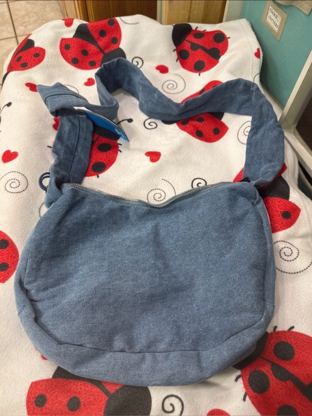 Adidas Crossbody/Shoulder Bag NWT - Picture 3 of 10